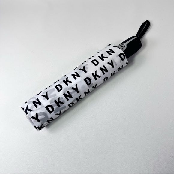 NWT/NEW DKNY Elegant Black and White Umbrella - Picture 1 of 2